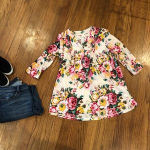♥️EUC Floral Blouse ♥️